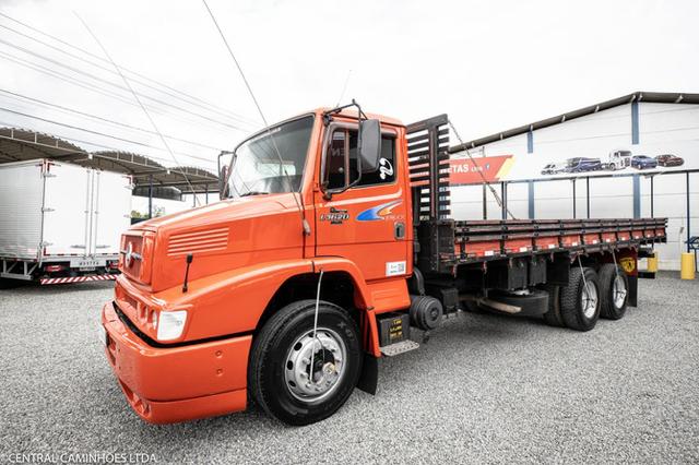 Mb L1620 6x2 com Carroceria de Madeira - Foto 10