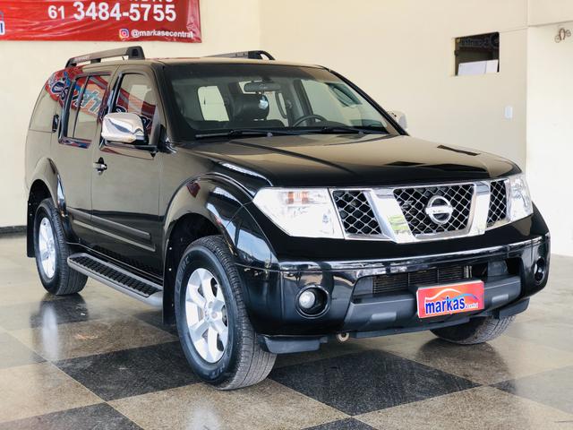 Nissan - Pathfinder Se