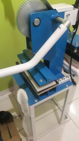 Máquina de fabricar e estampar chinelos - Foto 5