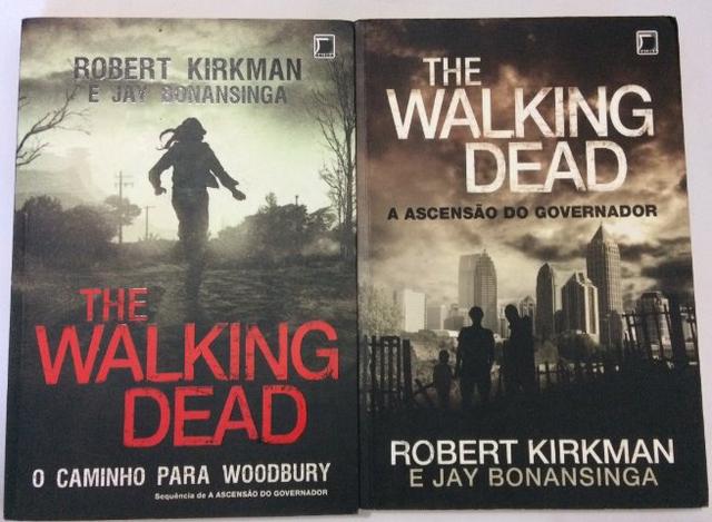 Dois livros The Walking Dead por 25 reais