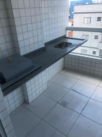 Apartamento perto do mar, excelente localização residencial, com 2 dorm e sacada - Foto 8