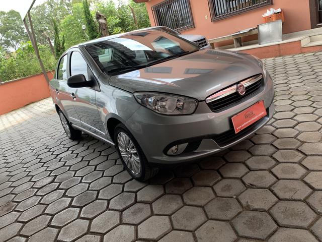 Grand siena essence 2015 unido dono Muito novo