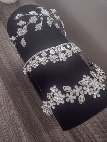 Tiaras para noivas, damas de honra e debutantes - Foto 2