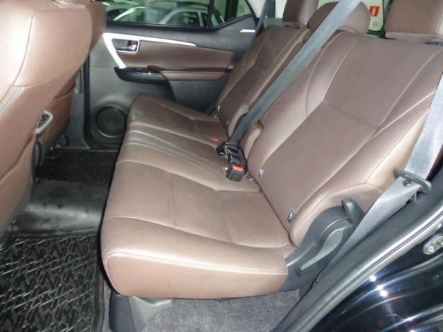Toyota Hilux SW4 SW4 2.8 SRX AUT. 4X4 7 LUGARES - Foto 17