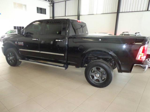 Dodge Ram 2500 LARAMIE 6.7 CD 4X4 - Foto 8