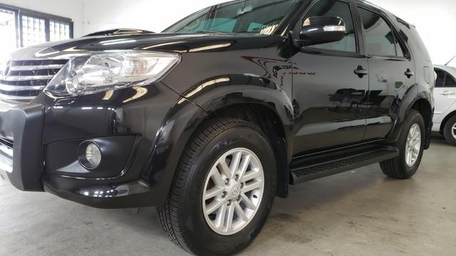 Hilux Sw4 7 Lugares Diesel 4x4 - Foto 2