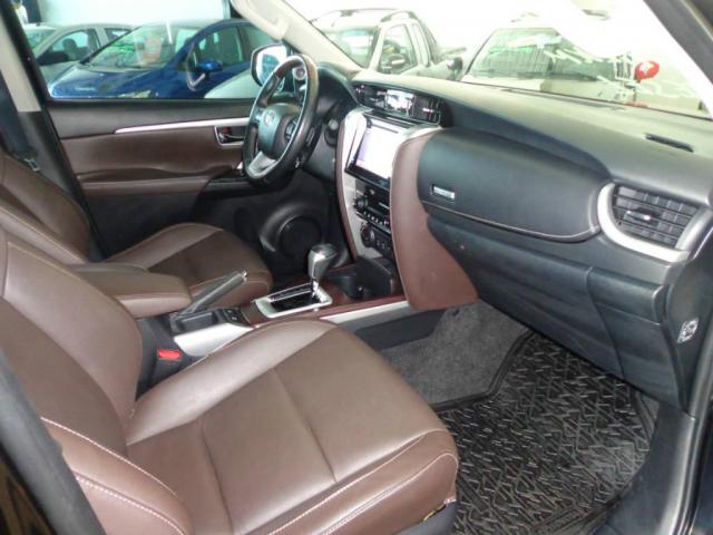 Toyota Hilux SW4 SW4 2.8 SRX AUT. 4X4 7 LUGARES - Foto 8