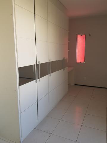 Casa duplexcom armários projetados, condomínio com apenas 8 casas