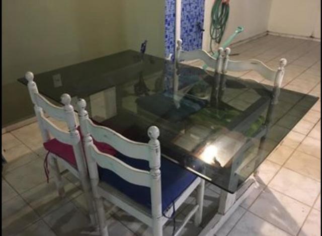 Mesa com tampo de vidro (1,60) e base em madeira laqueada - Foto 2