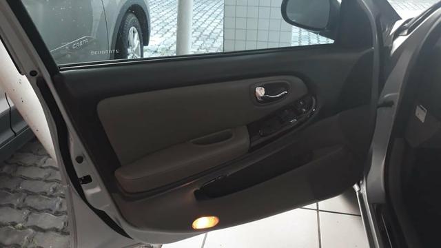 Nissan Maxima 3.0 GV - Foto 15