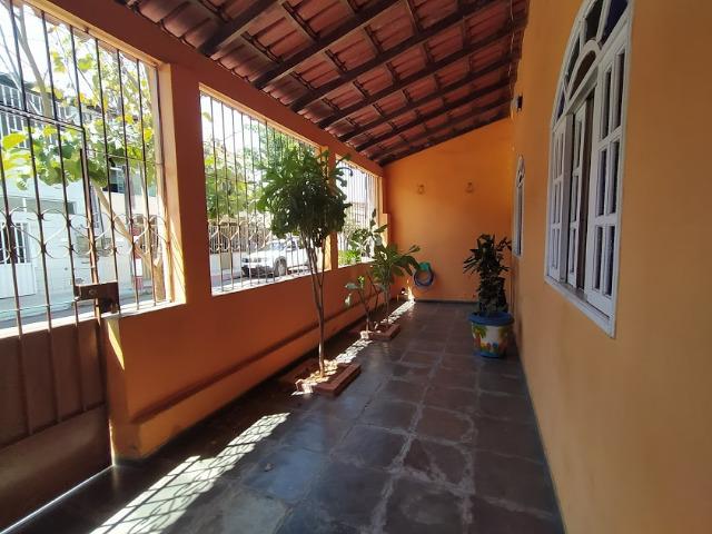 Casa linear 4 quartos, varanda, vaga e terraço no Bairro Republica