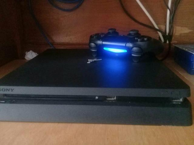 Playstation 4 1Tb Slim + 4 Jogos - Foto 2