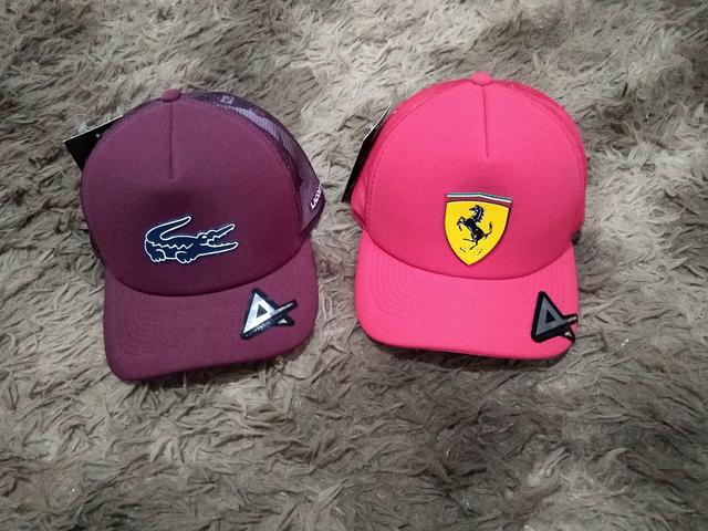 Bonés primeira linha. 30$ avista vindo buscar. - Foto 4