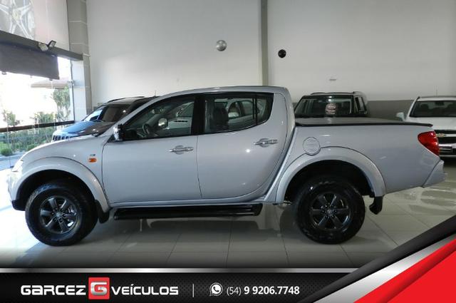 Mitsubishi L200 Triton HPE 3.2 Turbo Diesel 4X4 Manual Lacrada Revisada Procedência - Foto 18