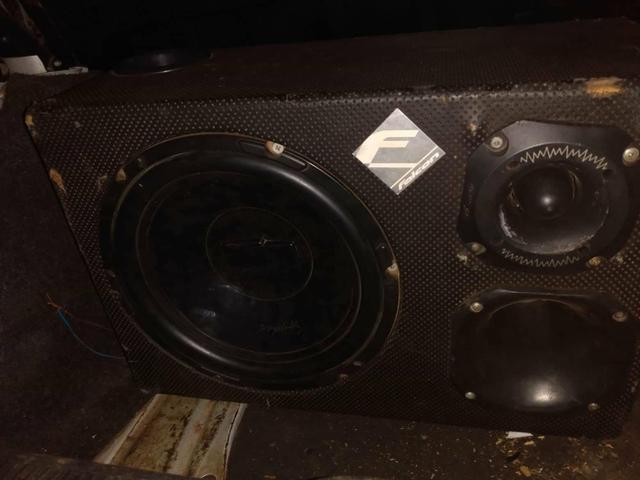 Vendo um trio de 15 polegadas e um rádio da Pioneer - Foto 2