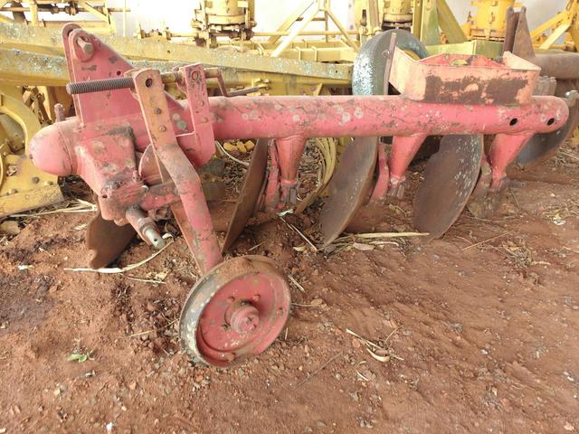 Arado de bacia Massey Ferguson