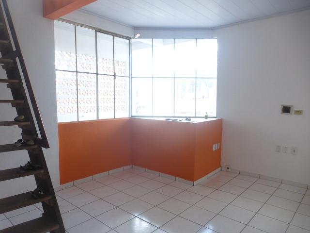 Alugo casa em Central Carapina, 2 andares
