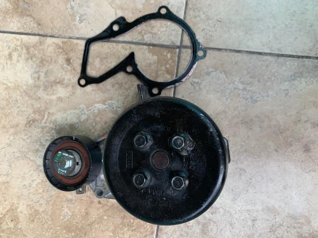 Bomba de agua ford new fiesta original