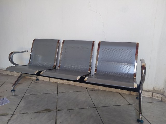  Cadeira Longarina aeroporto - Foto 2