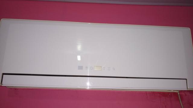 Vendo esse ar-condicionado 12 btus da Electrolux.