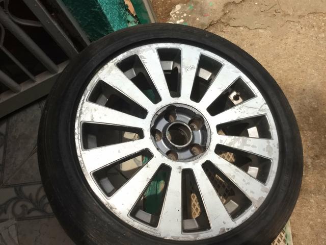 Vende-se aro 18