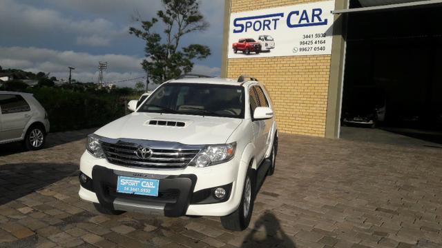 Toyota hilux sw4 srv 4x4 ano 2013 07 lugares aut valor: 130.000,00 - Foto 17