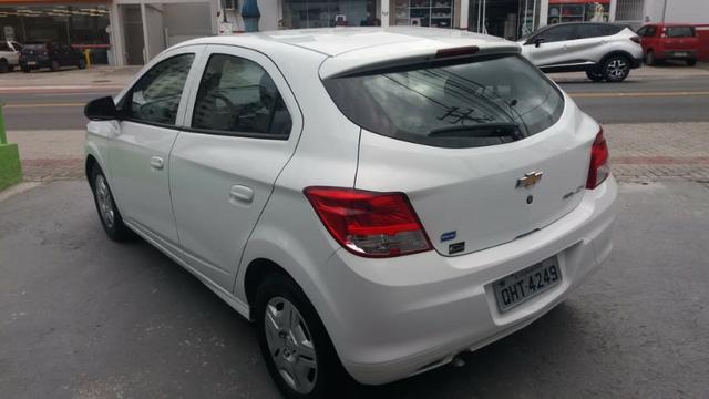 Onix joy 2017 1.0 completo branco abaixo da fipe para pagamento avista ' - Foto 8
