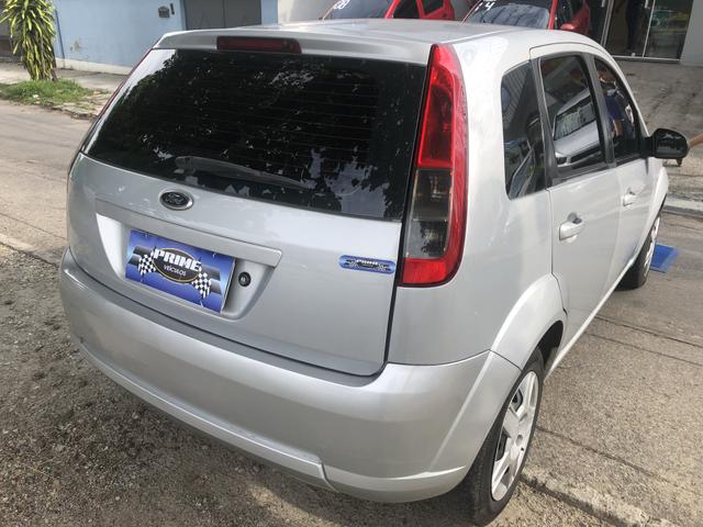 Fiesta hatch 1.0 Completo 2014 GNV - Foto 2