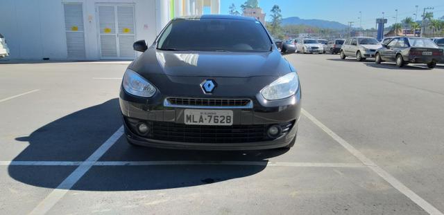 Vendo Fluence top com teto solar