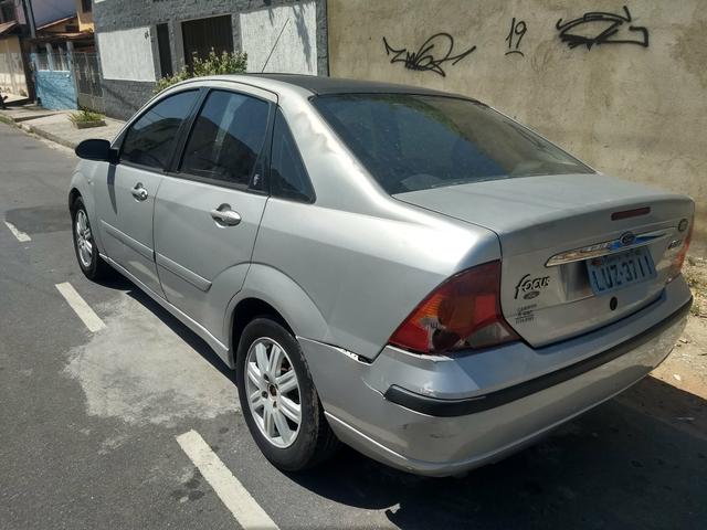 Ford Focus Ghia 2.0 16v sucata - Foto 4