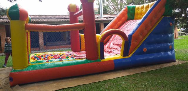 Aluguel de brinquedos , mesas cadeiras e infláveis - Foto 6