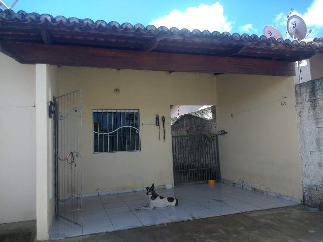 Aluga-se casa no Bosque das Colinas