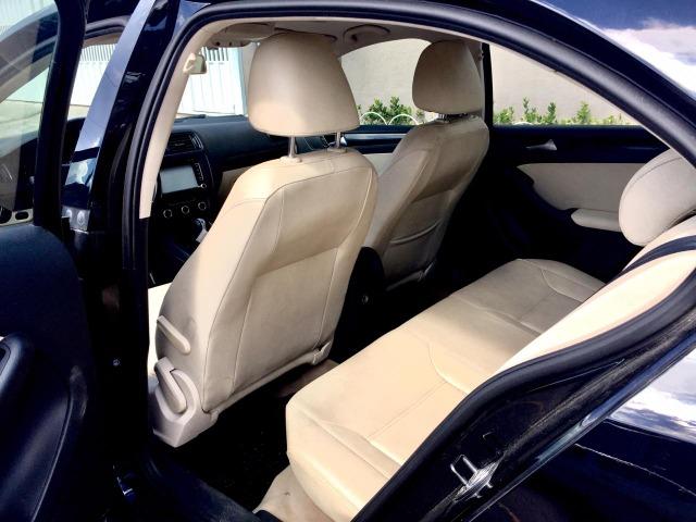 Jetta automáttico com teto solar e interior caramelo - Foto 2