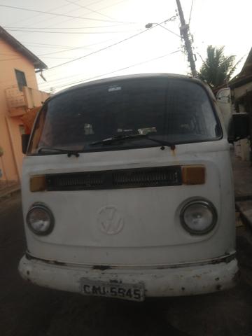 Kombi com alguns coisa pra fazer