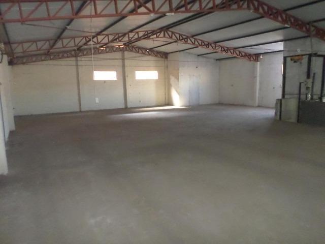 Barracão com espaço comercial e depósito - Foto 6