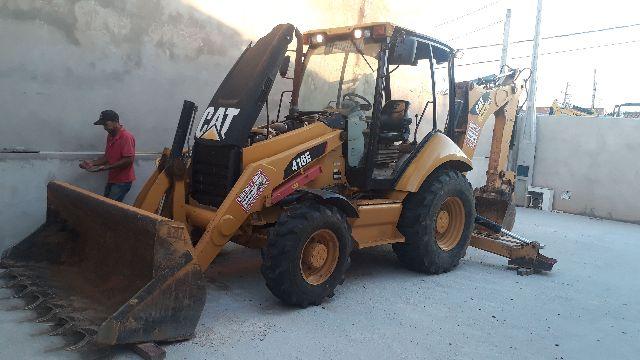 Retroescavadeira caterpillar 416E 4X4