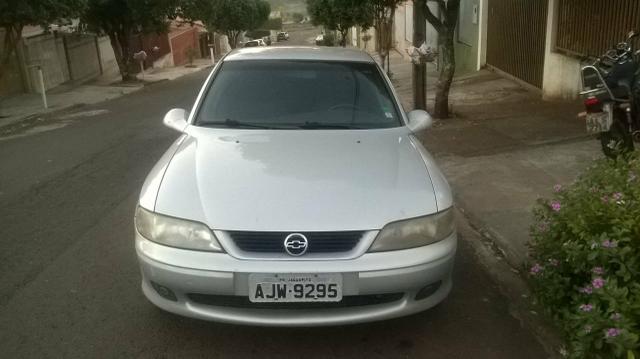 GM Vectra Millenium 8v - Foto 2