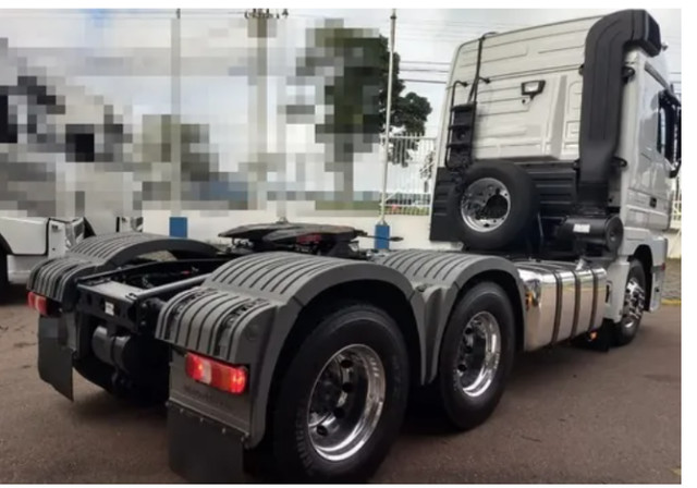 MERCEDES ACTROS 2651 6X4 COM PARCELAS