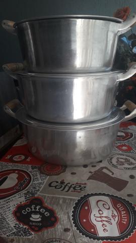 Panela de alumínio batido