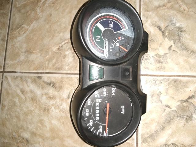 Vendo painel cg 150 e caixa trio mais grave de 1500 rms - Foto 2