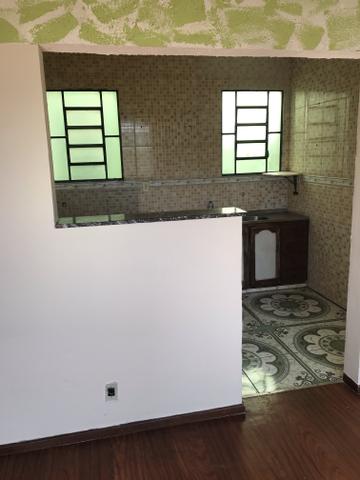 Aluga ou vende apartamento 850 reais condomínio incluso - Foto 2