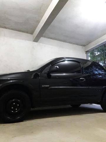 Vendo um celta Preto cegundo dono novinho bem conservado quilometragem 124 - Foto 3