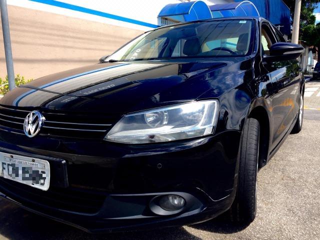 Jetta automáttico com teto solar e interior caramelo - Foto 4