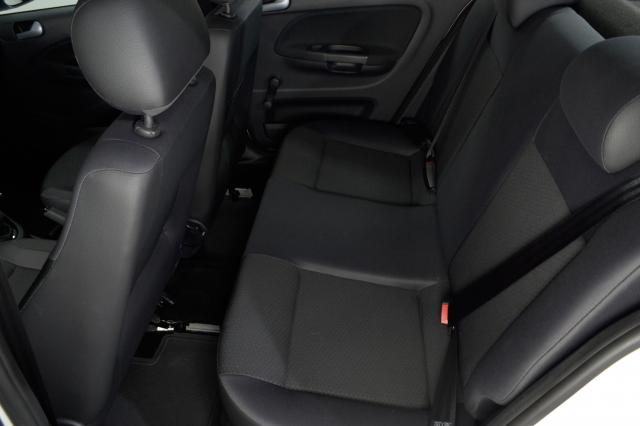 VolksWagen VOYAGE Trendline 1.6 T.Flex 8V 4p - Branco - 2018 - Foto 9