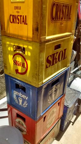 5 caixas de cervejas vasia vendo - Foto 4