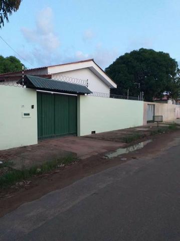 Vende-se casa 3 quartos no bairro Sílvio Leite