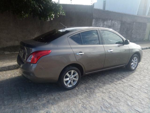 Nissan versa - Foto 3