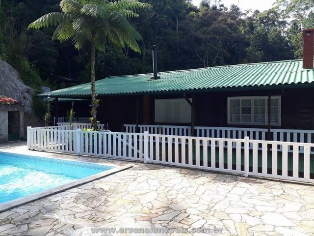 A742 Casa com 3 Quartos em Friburgo dentro de Condomínio - Foto 2