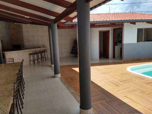 Excelente casa com piscina no bairro valparaiso em patos de minas/mg - Foto 12