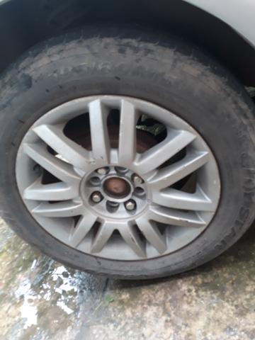 Aro 15 com pneus 4